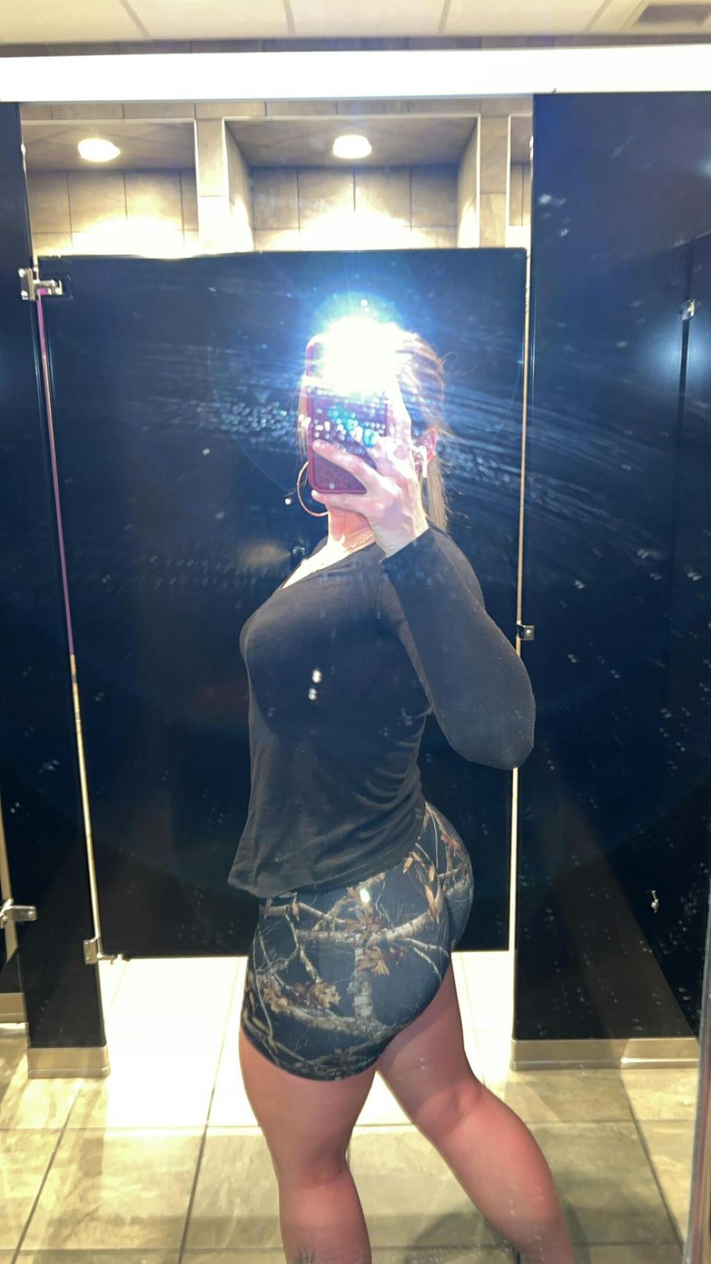 Pinnacle Seamless Scrunch Butt Shorts 4" - Woodland Camo Black