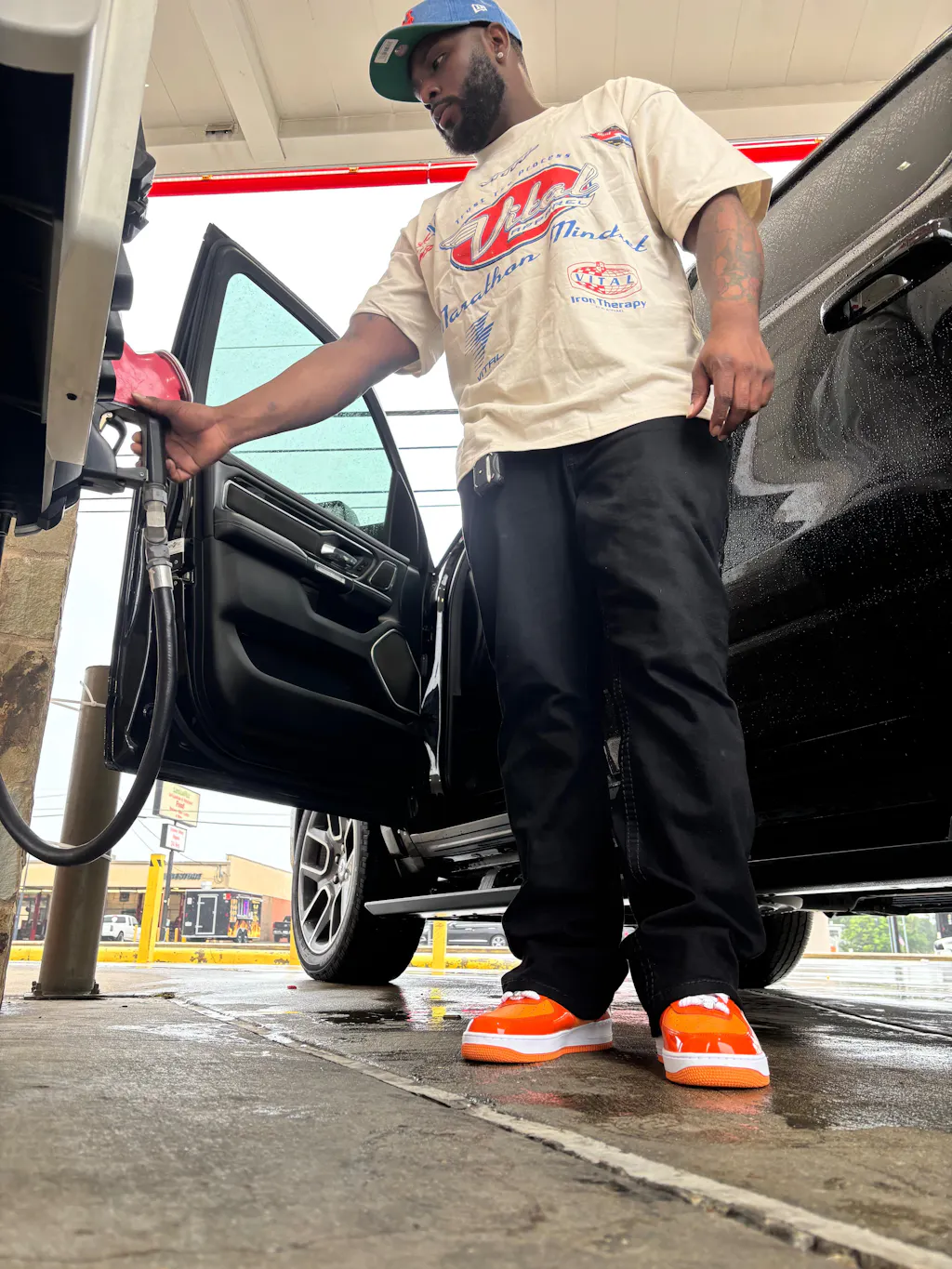 Oversized Pump Cover T-Shirt - Retro Marathon T Cream
