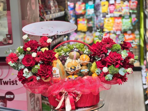 Giỏ Quà Trái Cây Nhập Khẩu & Hoa Tươi Tặng Mừng Sinh Nhật, Tặng Bác Sĩ ,Tân Gia