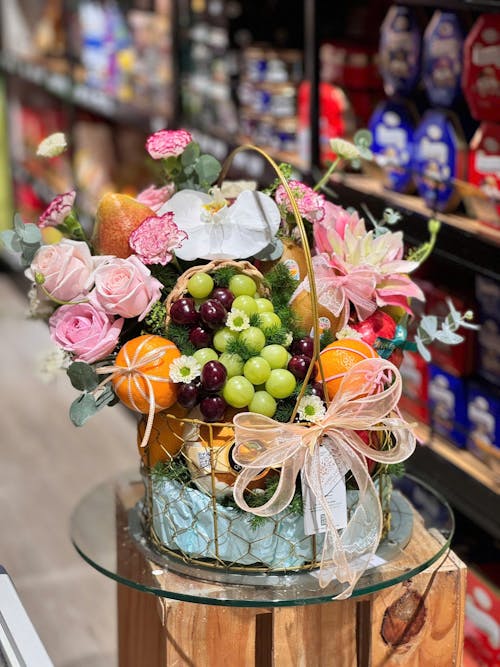 Giỏ Quà Trái Cây Táo Đỏ, Nho Xanh, Lê Hàn Thăm Bệnh Ý Nghĩa