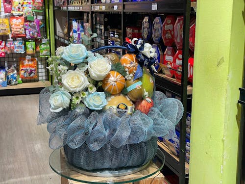 Giỏ Quà Trái Cây Tầng Xanh Tươi: Nho, Kiwi, Táo, Quýt, Nhập Khẩu & Hoa Tươi Đi Thăm Người Bệnh