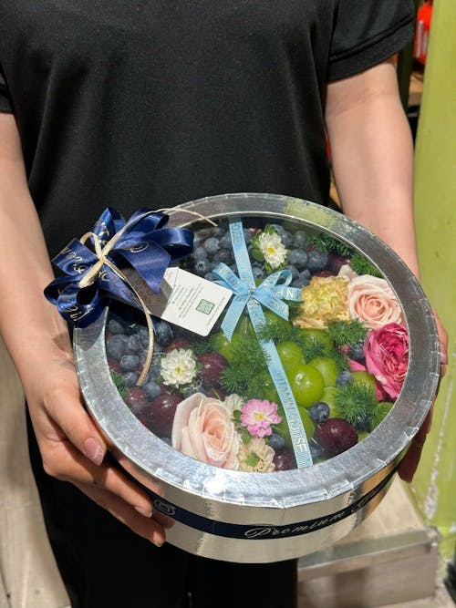 Hộp Quà Tròn Trái Cây Dâu, Cherry, Việt Quất Tươi Ngon Sang Trọng