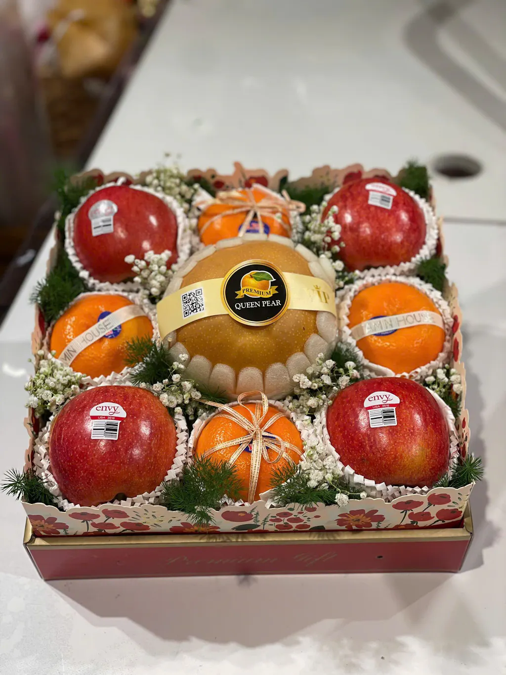 Hộp quà trái cây Bloom & Berry 12 - Lê, Táo Envy Tặng Nhân Dịp 8/3