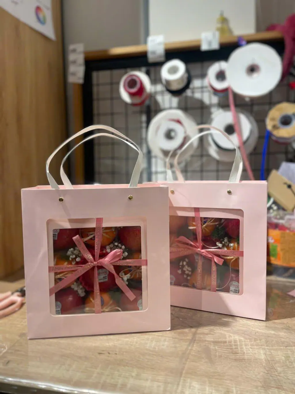 Hộp quà trái cây Bloom & Berry 07 - Quýt, Táo Envy Tặng Cô Ấy