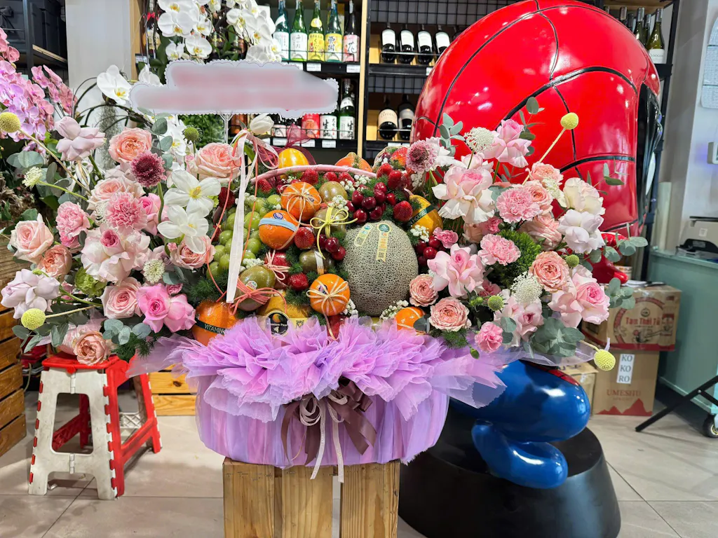 Giỏ Quà Trái Cây Nhập Khẩu & Hoa Tươi Tặng Mừng Sinh Nhật, Tặng Bác Sĩ ,Tân Gia