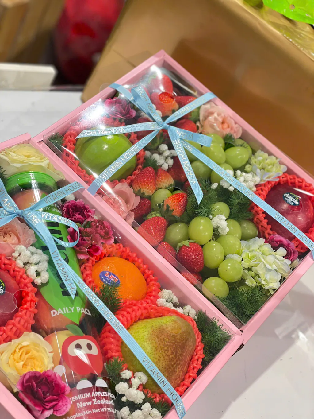 Hộp quà trái cây Bloom & Berry 30 - Táo Rockit, Lê Tặng Sinh Nhật