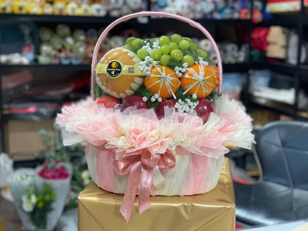 Giỏ Quà Trái Cây Lê, Quýt, Táo, Nho Gửi Trọn Yêu Thương Và Lời Cảm Ơn Đến Người Phụ Nữ Tuyệt Vời