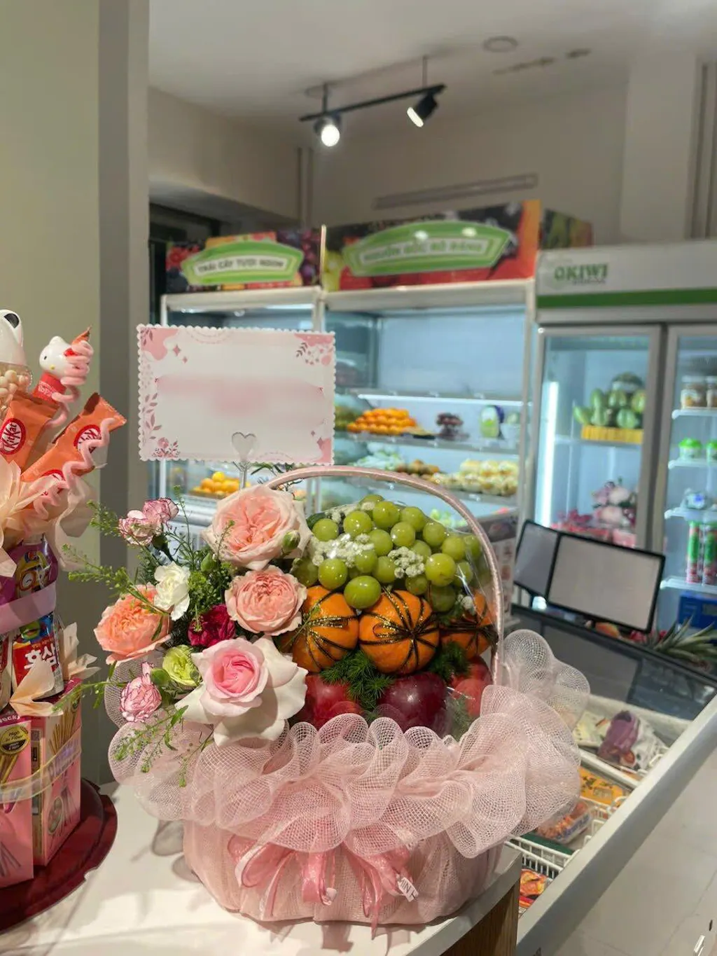 Giỏ Quà Trái Cây Celebration Fruit 15 - Nho Đỏ, Táo Envy, Quýt Tặng Người Thân, Bạn Bè