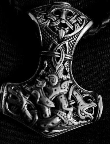 THORS HAMMER blackl ブラックメタル Thor's Mjolnir Hammer Pendant | Black Mjolnir Norse Pendant
