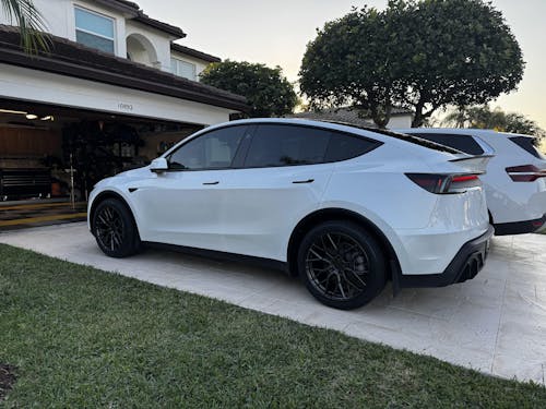 V902 Gloss Dark Anthracite