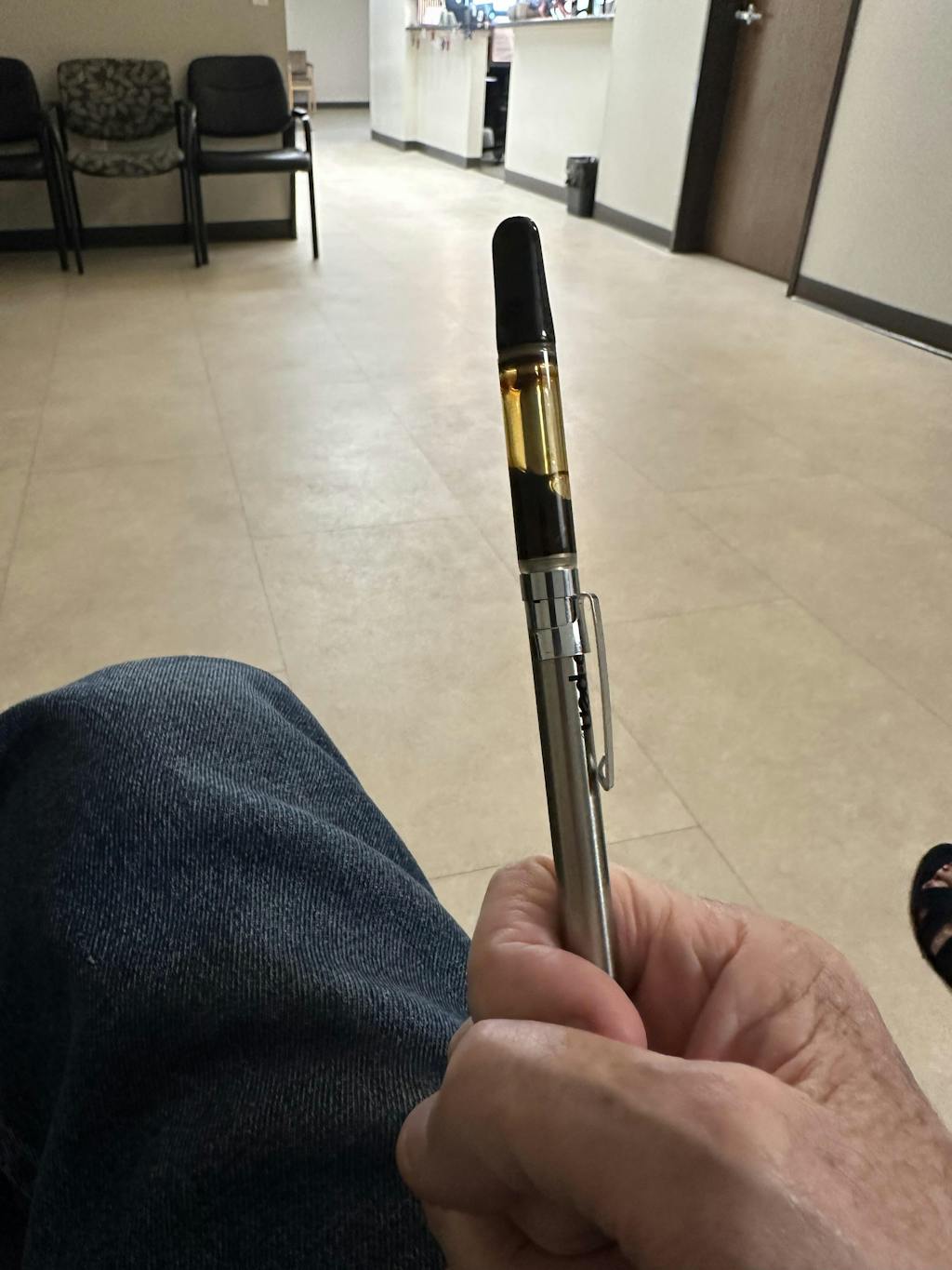 1mL 510 Screw Top Black Tip Vape Cartridge