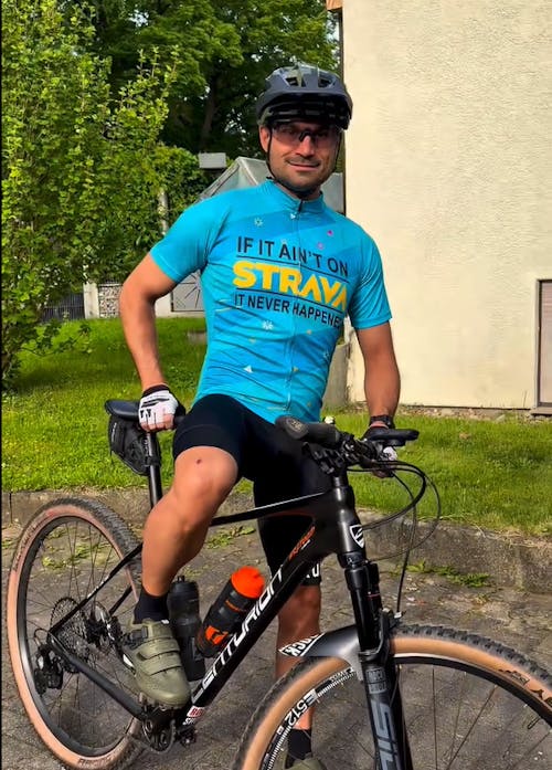 If It Ain’t On Strava It Never Happened – Cycling Jersey