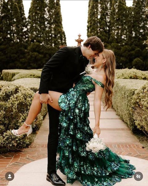 A-Line V Neck Straps Lace Sequins Appliques Tiered Prom Dress WU1223