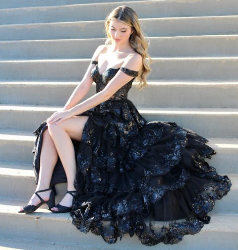 A-Line V Neck Straps Lace Sequins Appliques Tiered Prom Dress WU1223