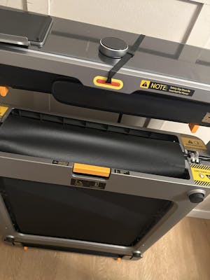 WalkingPad X218 Klappbares Laufband mit Handläufen, bis 18 km/h & 136 kg