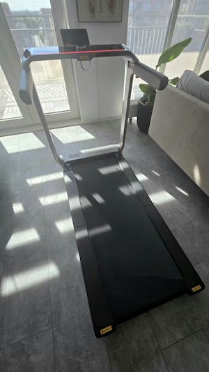 WalkingPad X218 Klappbares Laufband mit Handläufen, bis 18 km/h & 136 kg