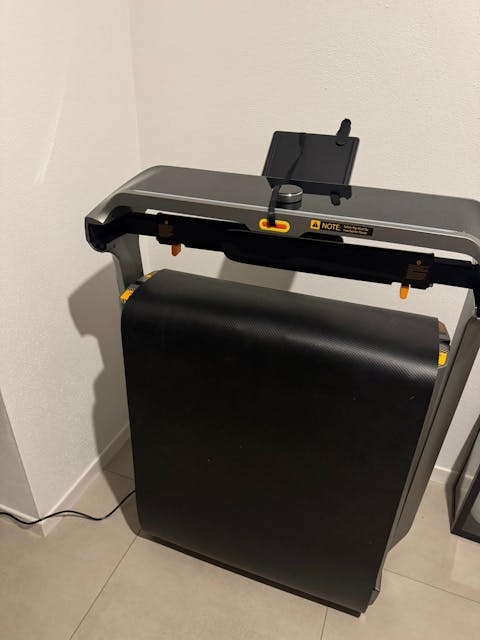 WalkingPad X218 Klappbares Laufband mit Handläufen, bis 18 km/h & 136 kg