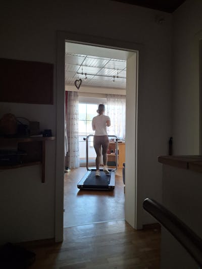 WalkingPad X218 Klappbares Laufband mit Handläufen, bis 18 km/h & 136 kg