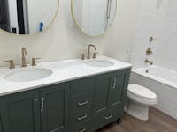 Obispo Round Modern Mirrored Medicine Cabinet（Shipping Now）