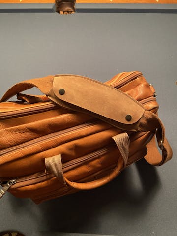 Brian K. Shoulder Pad - Leather