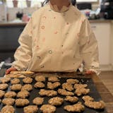 Messie Smock Bib – Tiny Arches (Kid)