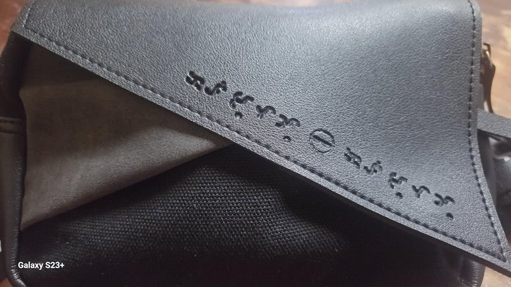 BAYBAYIN CONVERTIBLE CHEST BODY BAG | ALAKBAY 2.0