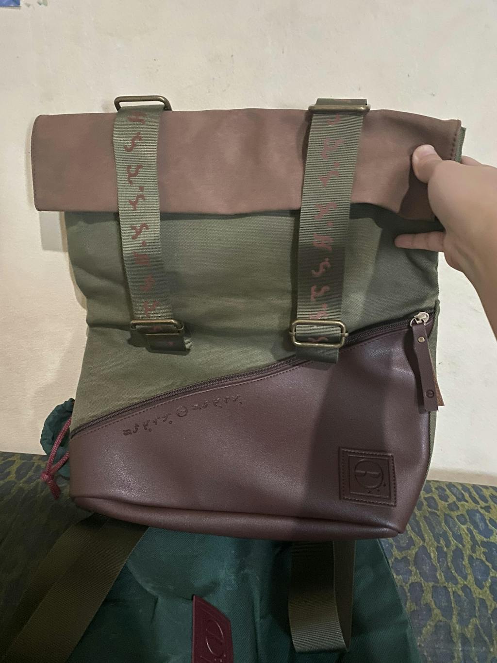 BAYBAYIN CONVERTIBLE LAPTOP BAG | PASAN 4.0