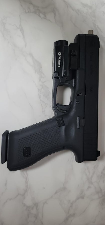 Umarex Glock 17 Gen 5 GBB Airsoft Pistol (by VFC)