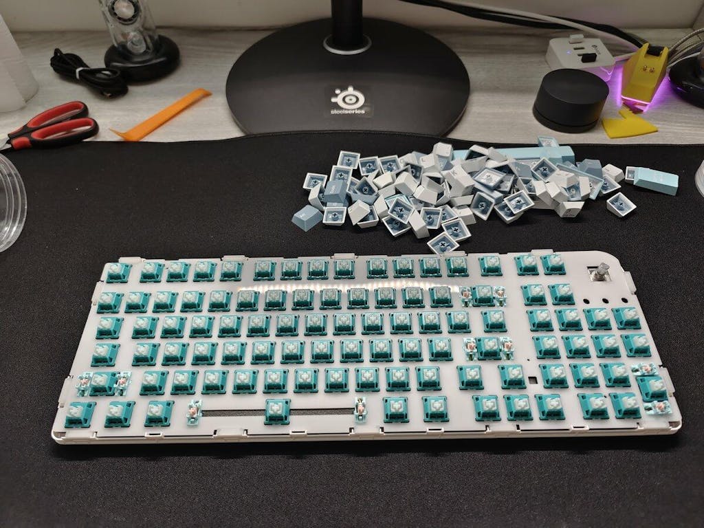 Dukharo VN96 Barebones Custom Keyboard Set DIY Kit WhatGeek