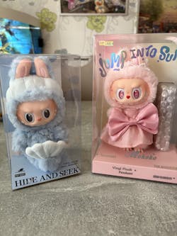 LABUBU Hide and Seek in Singapore Series-Vinyl Plush Doll Pendant, Limited Edition