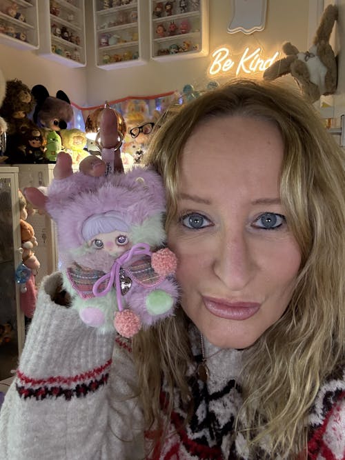 Nommi Little Daisy 400% Series Limited Plush Doll – WHOOPEA