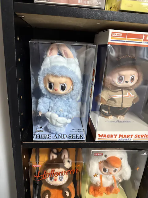 LABUBU Hide and Seek in Singapore Series-Vinyl Plush Doll Pendant, Limited Edition