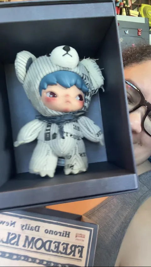 POP MART Hirono Freedom Island Series Plush Doll Hanging Card, UK Exclusive