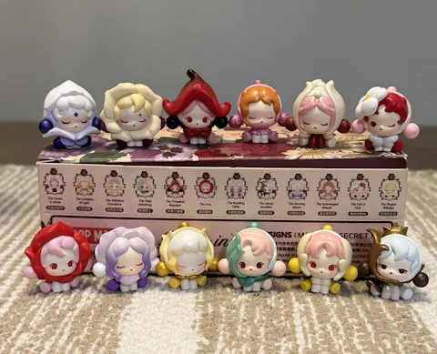 POP BEAN SKULLPANDA Petals in Four Acts Series Mini Beans Blind Box
