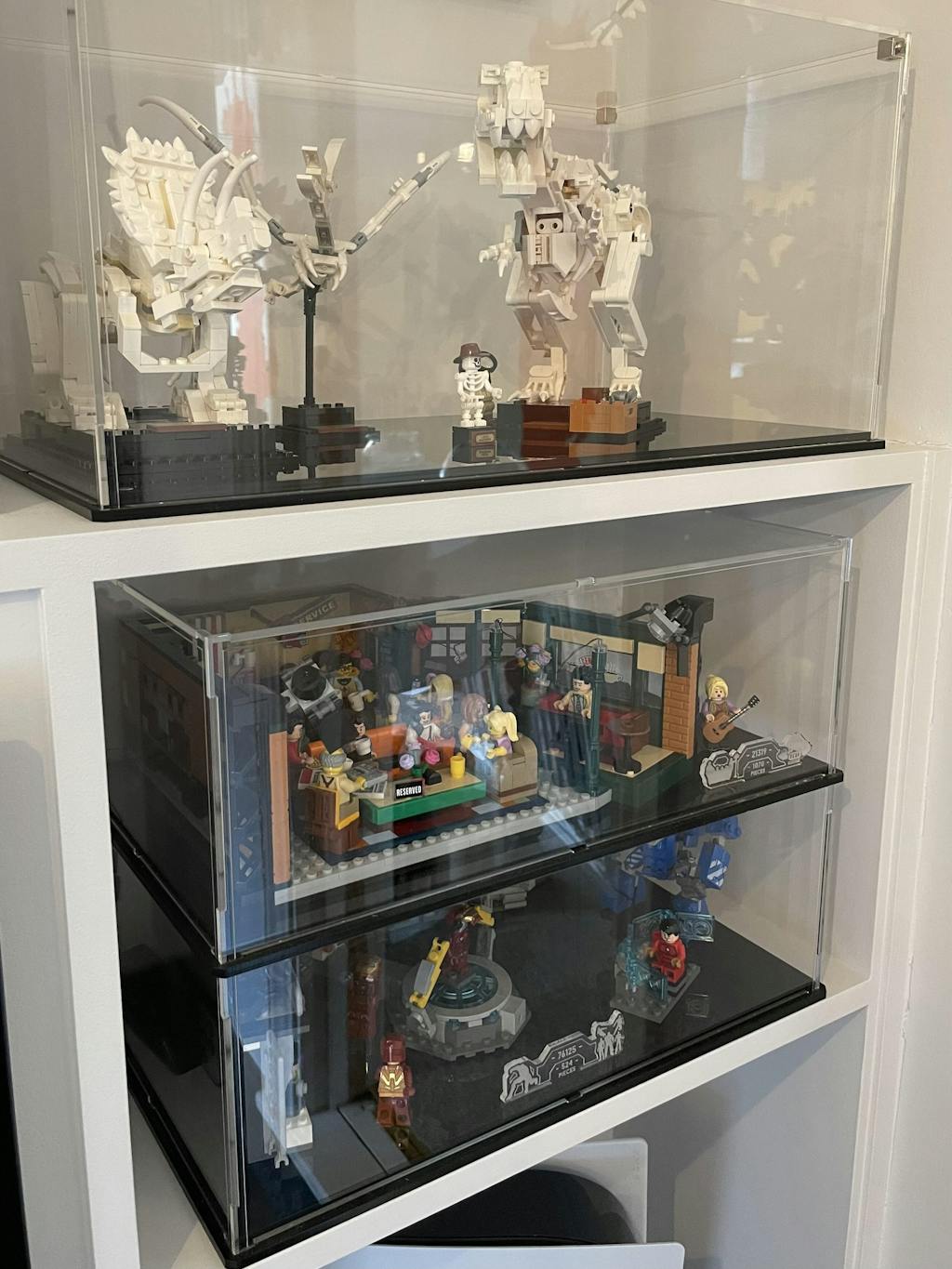 Display case for LEGO® Ideas Central Perk (21319) — Wicked Brick