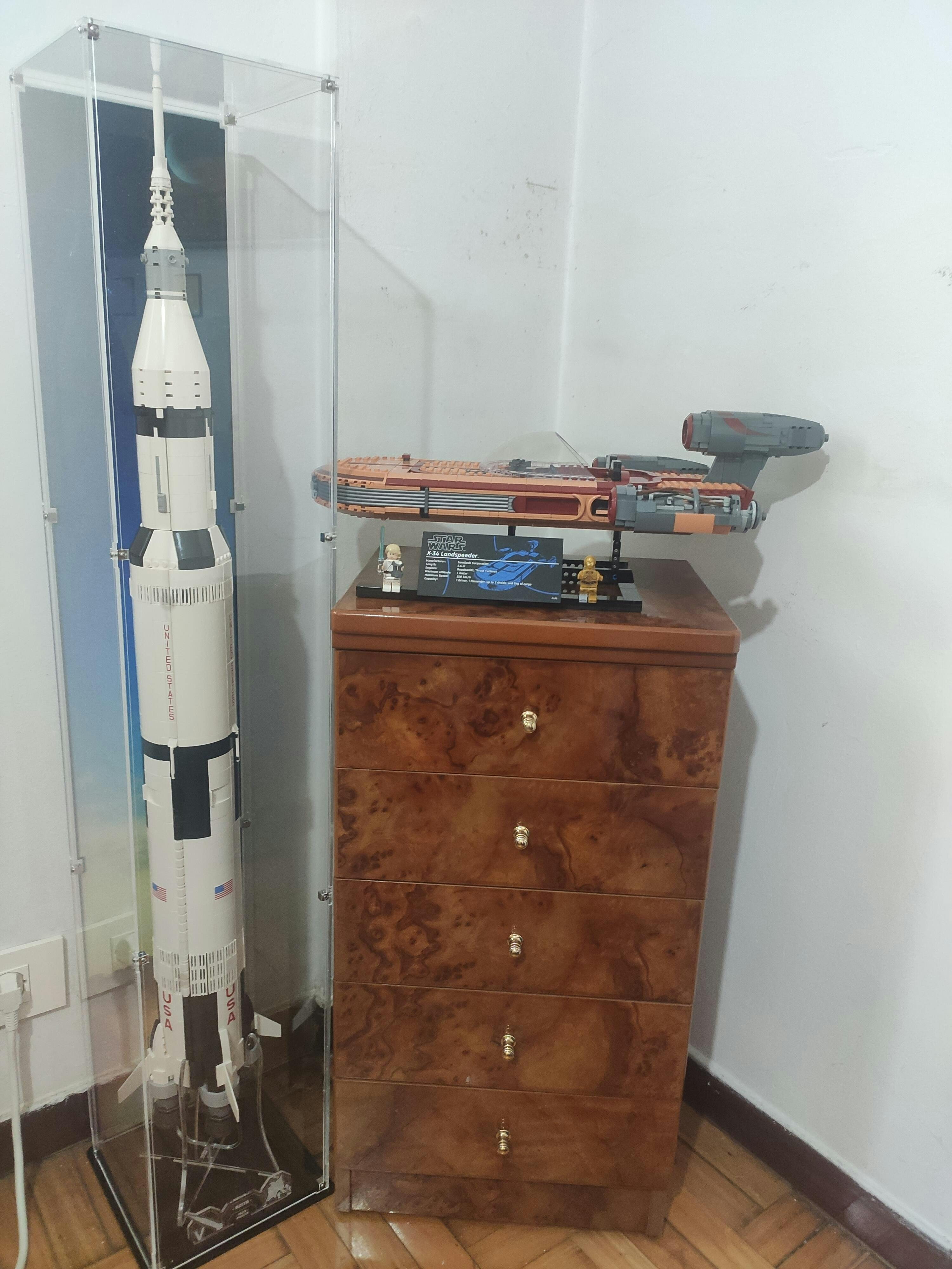 Display Case vertical for LEGO Ideas NASA Apollo Saturn V 92176