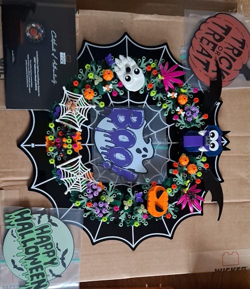 Limited Edition Wall Mounted Display Stand for LEGO® Halloween Wreath (40825)