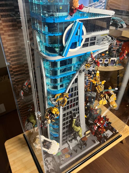 Display Case for LEGO® Marvel: Avengers Tower (76269)