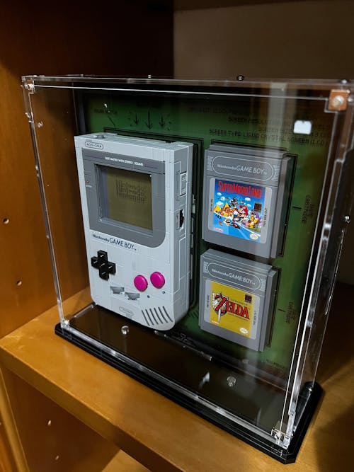 Limited Edition Display Case for LEGO® Super Mario Game Boy™ (72046)
