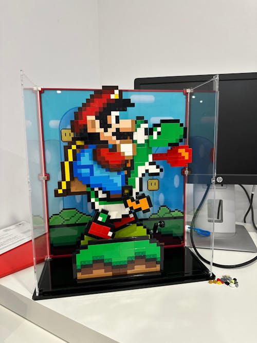Display Case for LEGO® Super Mario™: Super Mario World™ Mario and Yoshi (71438)