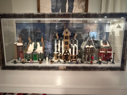 Limited Edition Display Case for LEGO® Harry Potter: Hogsmeade™ Village – Collectors' Edition (76457)