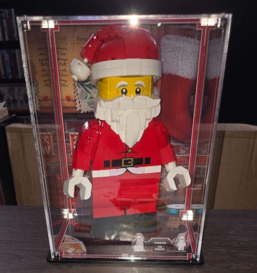 Display Case for LEGO® Up-Scaled Santa Minifigure (40820)