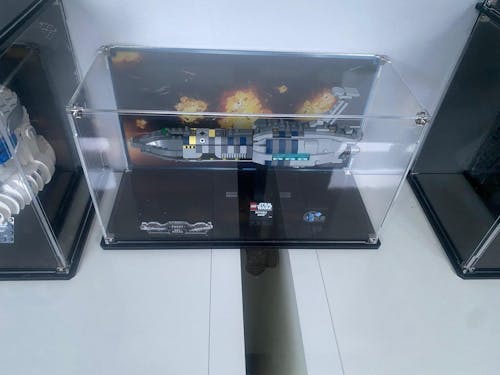 Display Case for LEGO® Star Wars™ Invisible Hand™ (75377)