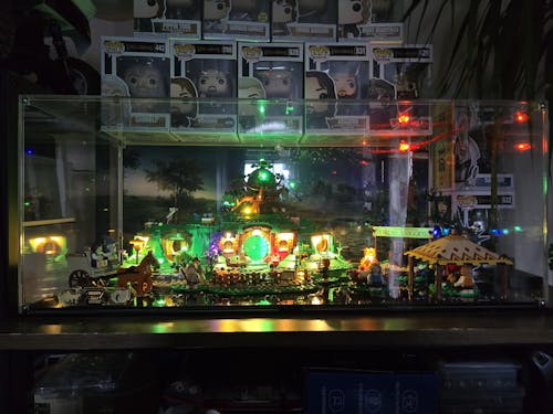 Display Case for LEGO® Icons: Lord of the Rings The Shire™ (10354)