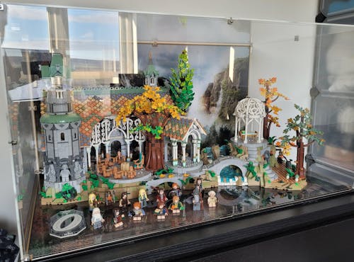 Display Case for LEGO® Icons: Lord of the Rings Rivendell™ (10316)