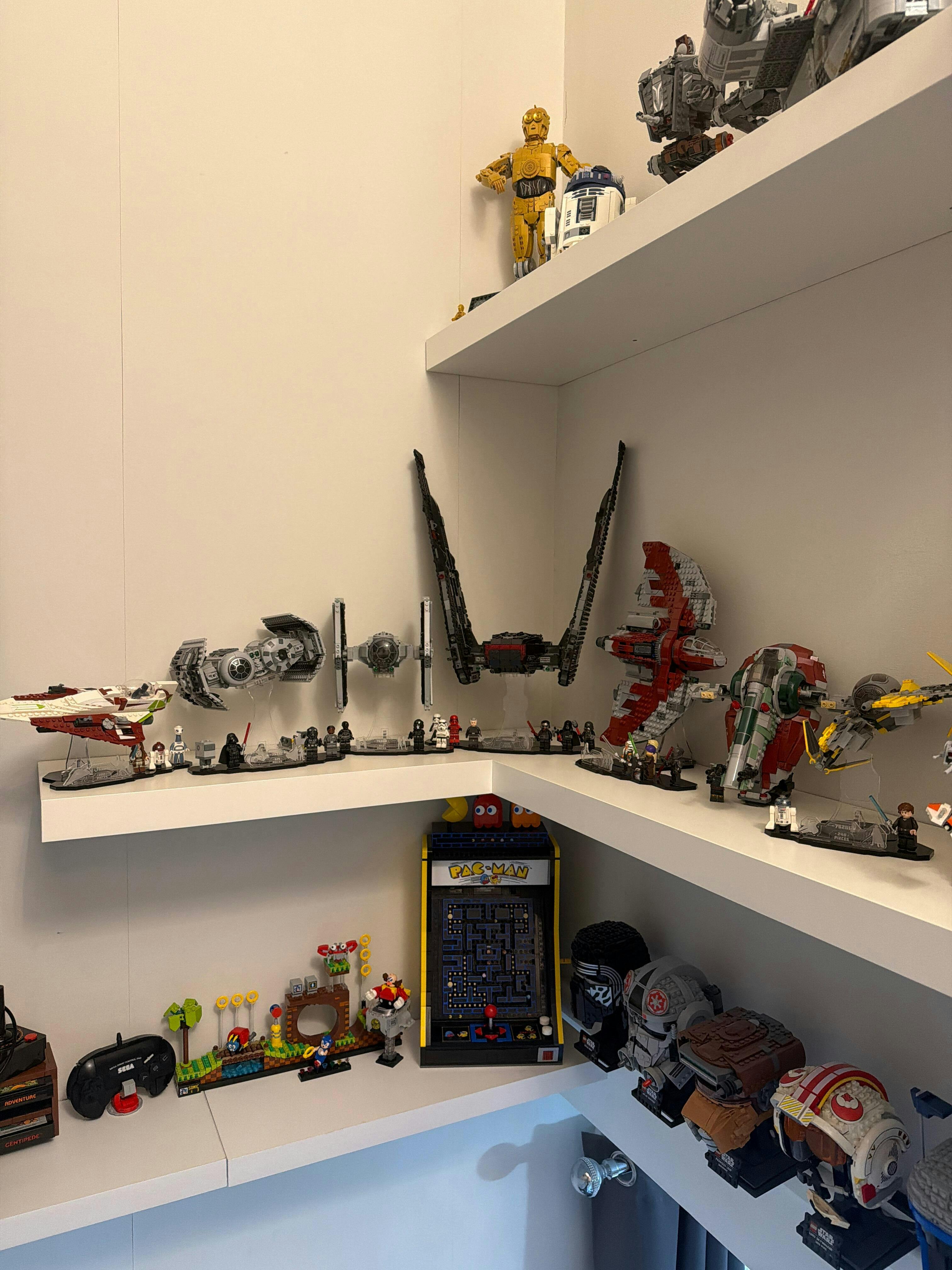 Display Stand for LEGO® Star Wars™ The Razor Crest™ (75292