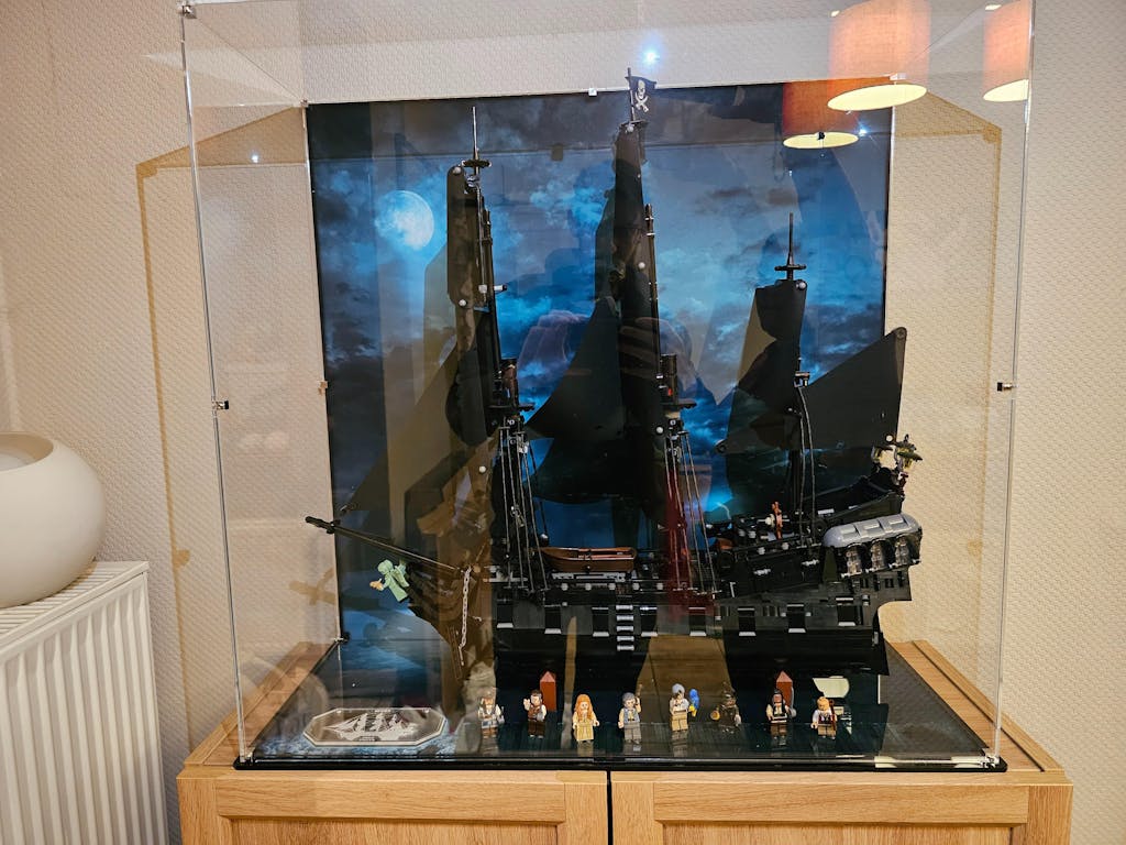Display Case for LEGO® Icons: Captain Jack Sparrow's Pirate Ship (10365)