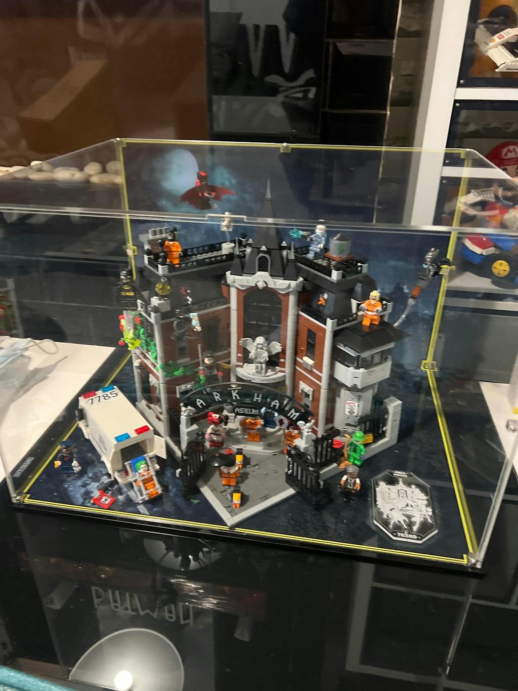 Display Case for LEGO® Batman™ Arkham Asylum™ (76300)