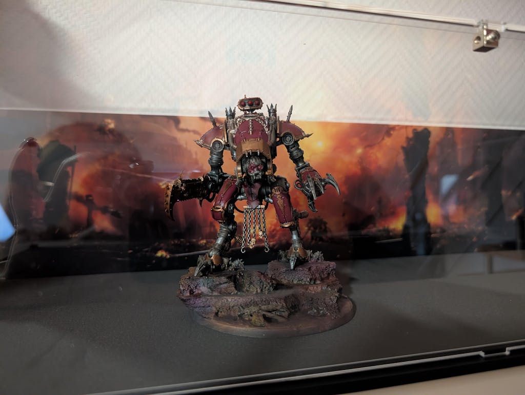Display Case for Warhammer® Army with Endless War Background