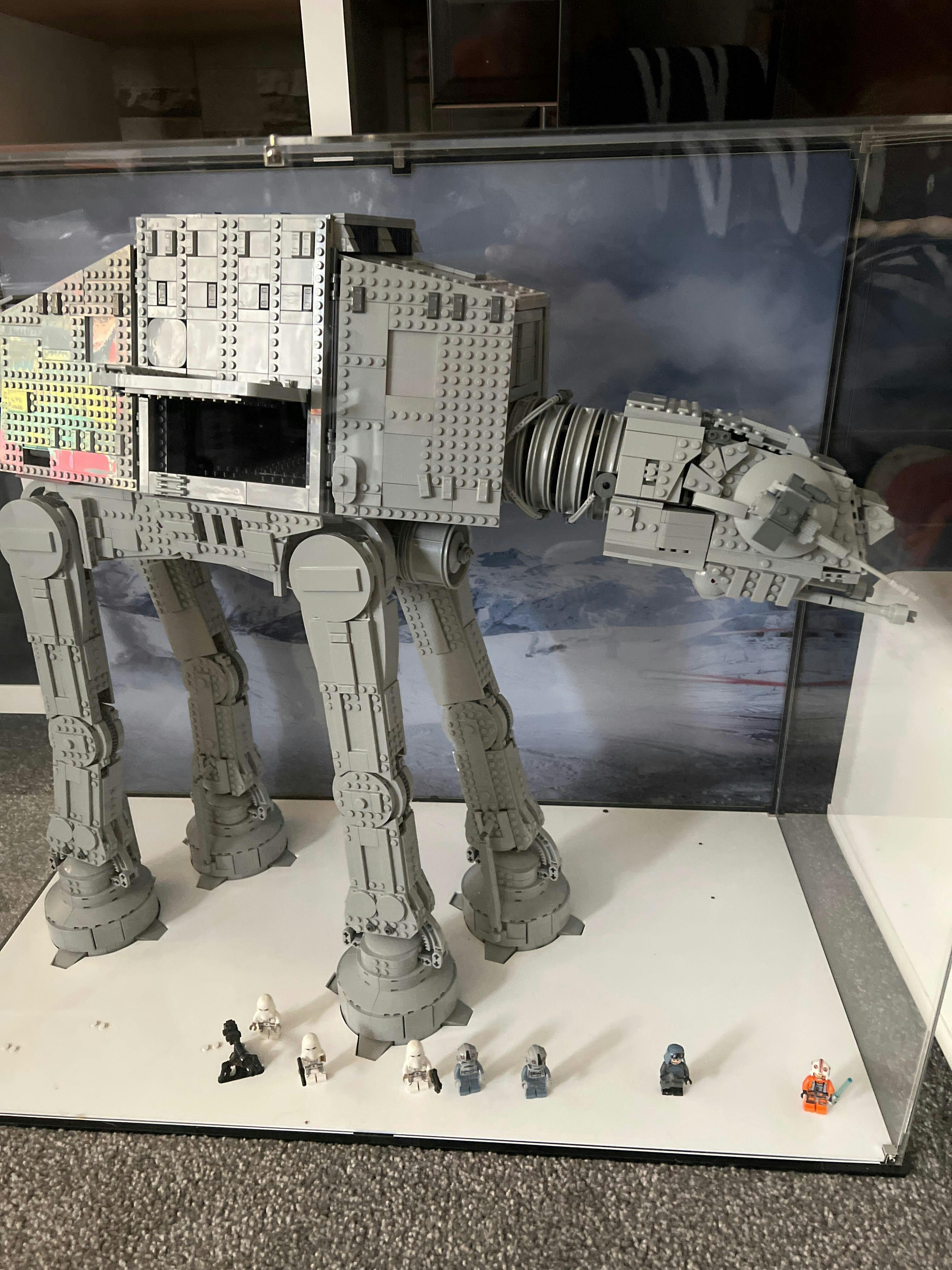 Display Case for LEGO Star Wars UCS AT-AT 75313 — Wicked Brick